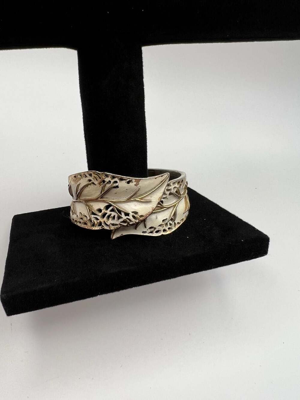 Vintage Two-Tone Leaf Design Hinged Cuff Bracelet